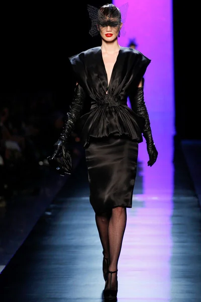 Look 1